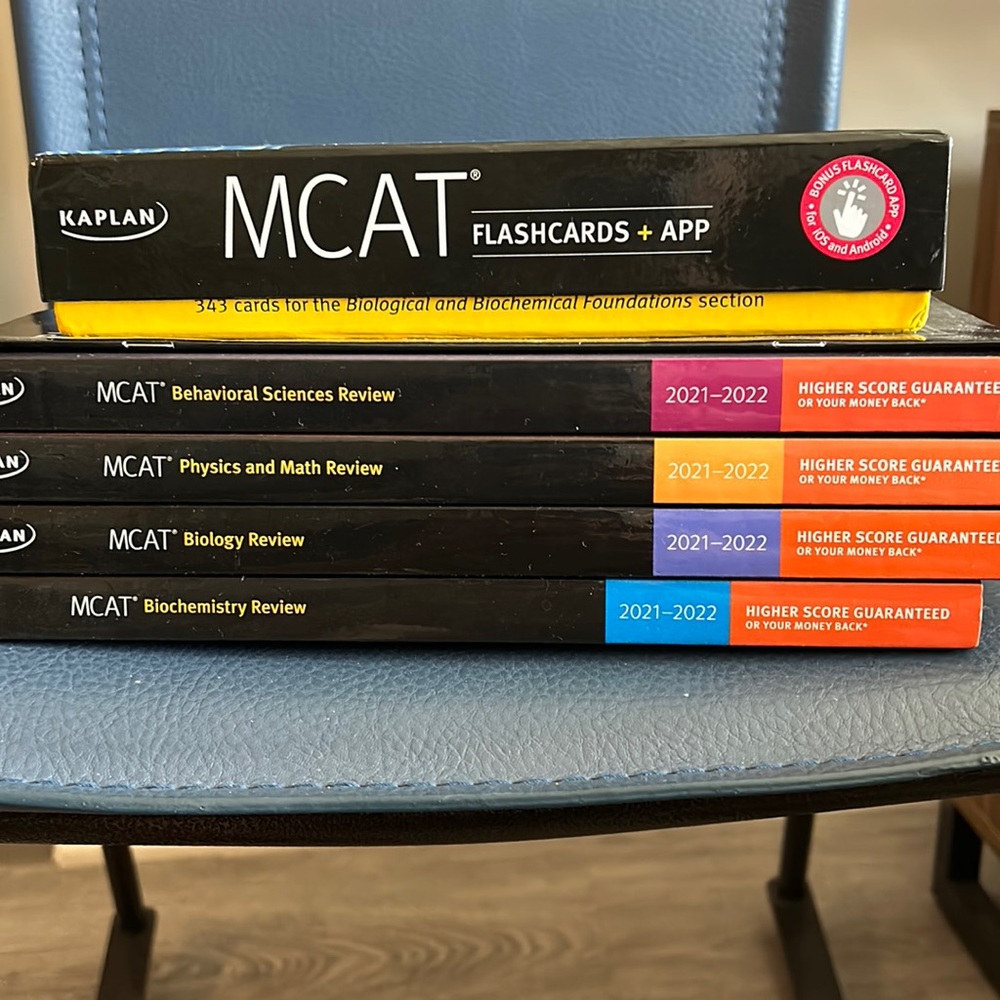 MCAT 2021-2022. Full set of books. Barely used.